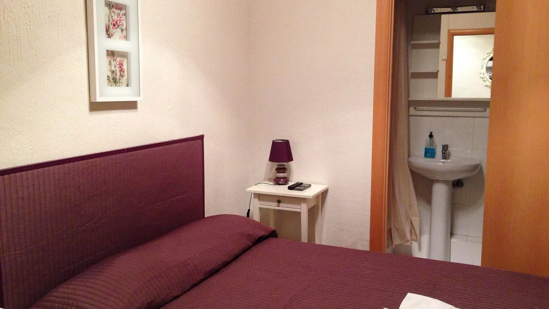 Hostal Balmes Centro Barcelona Spain