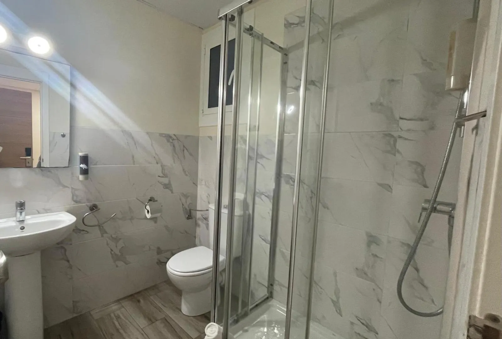 ** Guest house Hostal Balmes Centro Barcelona Spain