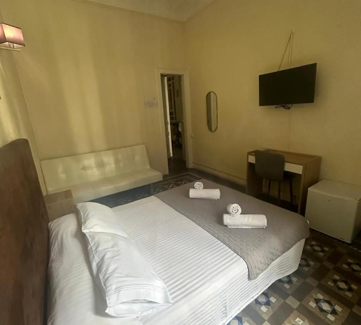 Guest house Hostal Balmes Centro Barcelona