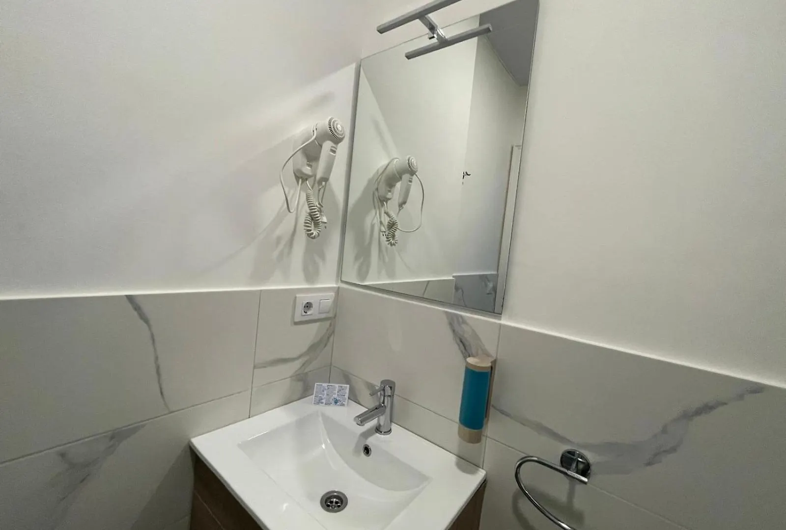 Hostal Balmes Centro Barcelona