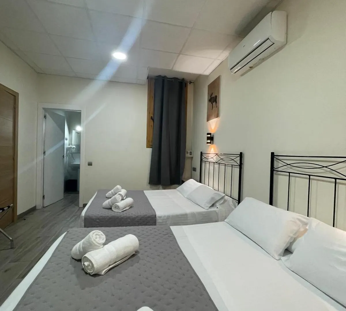 Hostal Balmes Centro Barcelona Spain