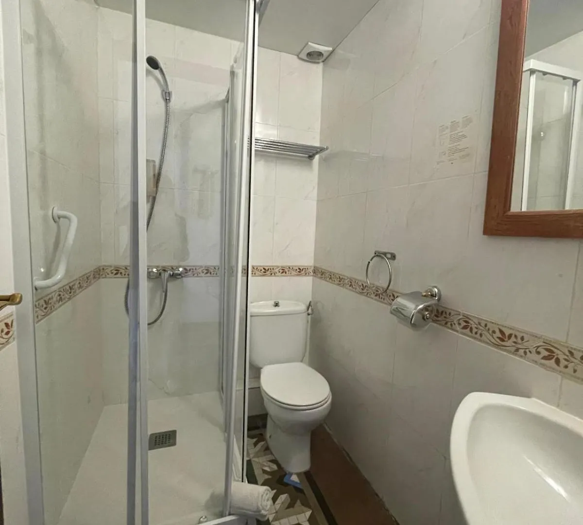 Hostal Balmes Centro Barcelona Guest house
