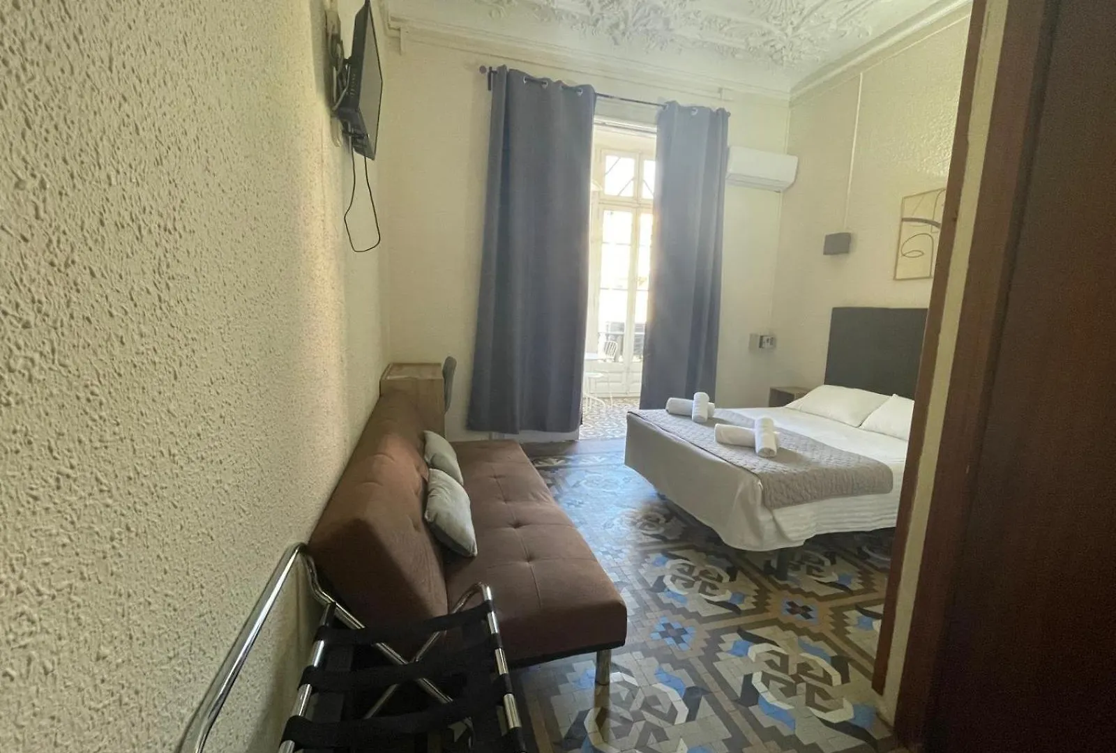 Hostal Balmes Centro Barcelona Spain