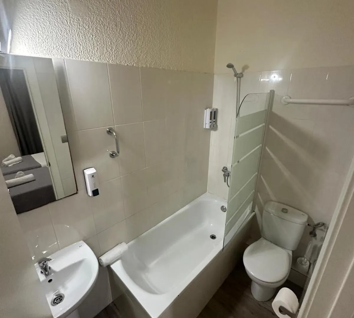 Hostal Balmes Centro Barcelona 2*,  Spain