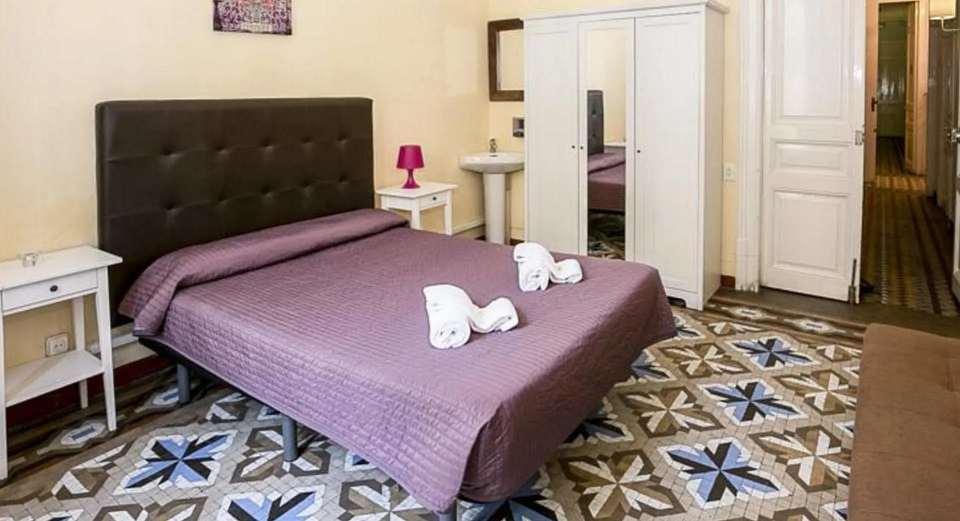 Hostal Balmes Centro Barcelona