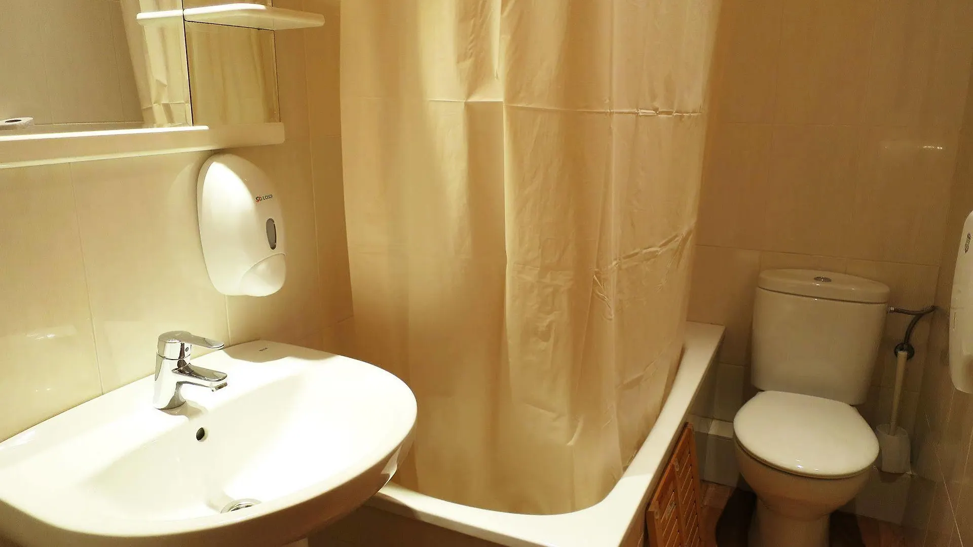 Maison d'hôtes Hostal Balmes Centro Barcelone